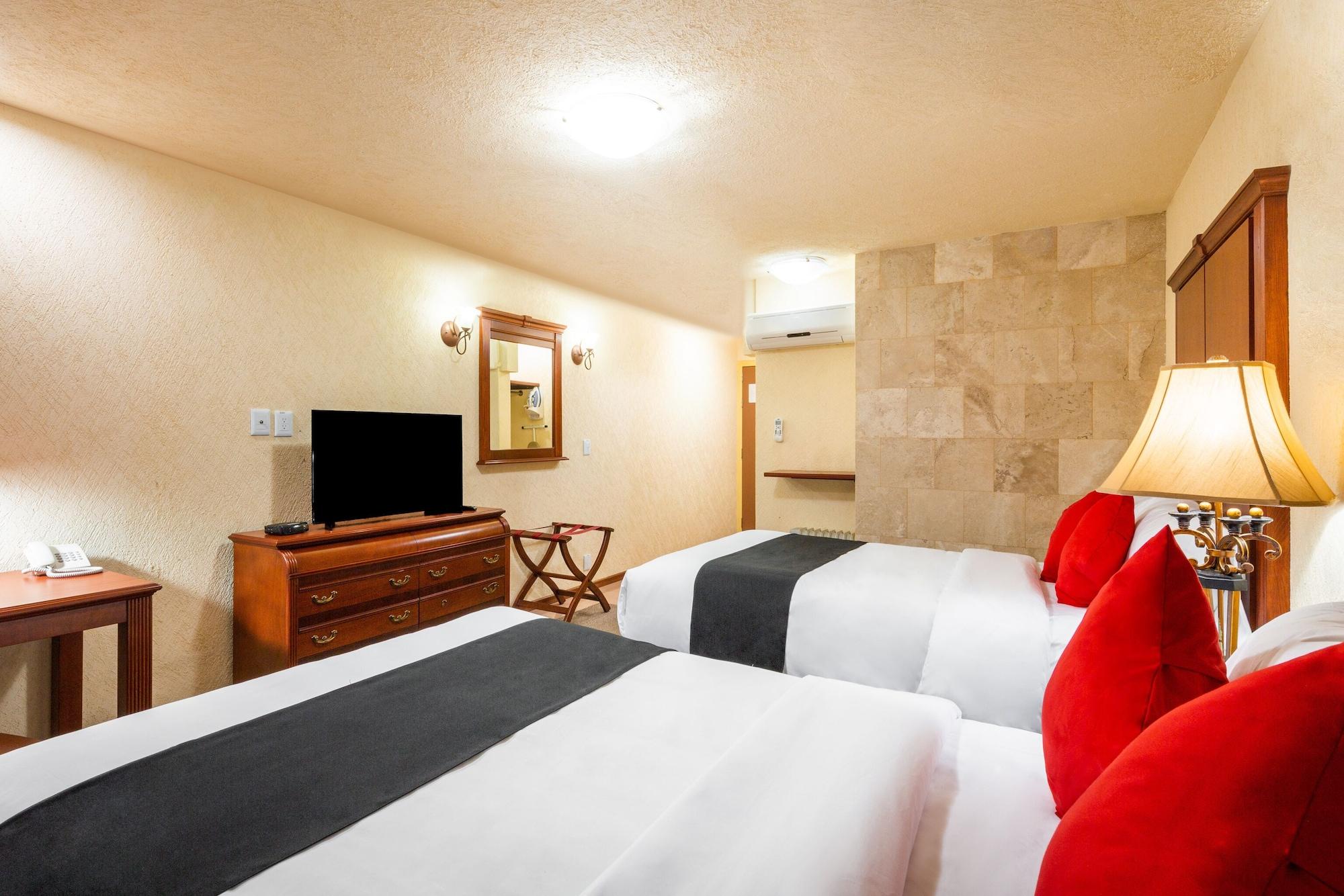 Howard Johnson By Wyndham Toluca Esterno foto