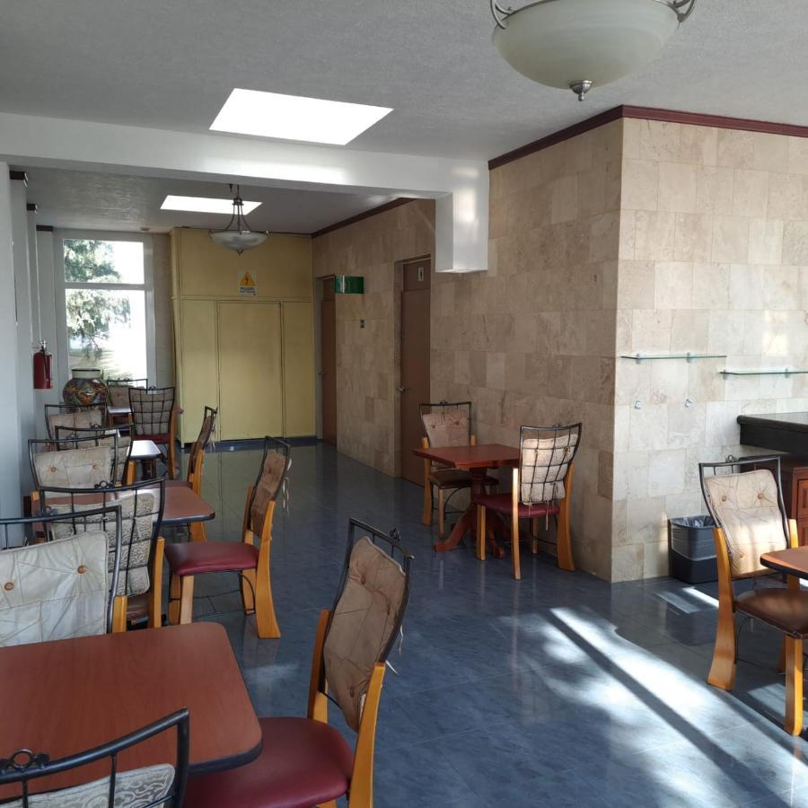 Howard Johnson By Wyndham Toluca Esterno foto