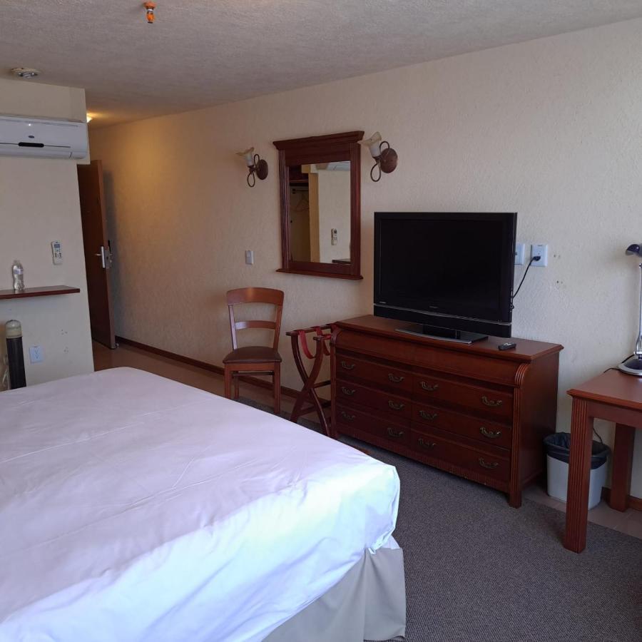 Howard Johnson By Wyndham Toluca Esterno foto