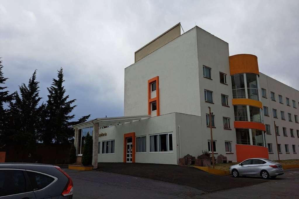 Howard Johnson By Wyndham Toluca Esterno foto
