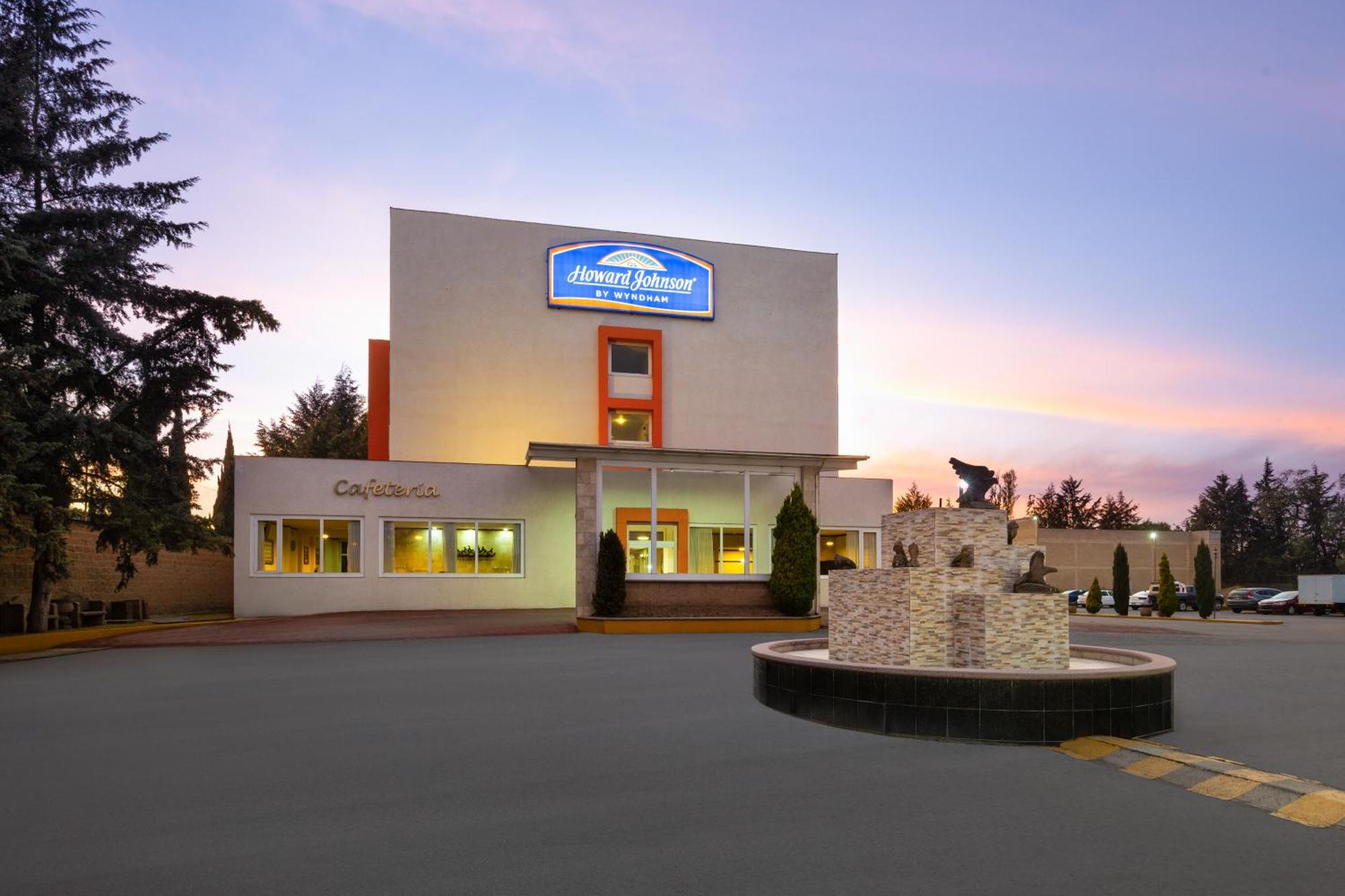 Howard Johnson By Wyndham Toluca Esterno foto