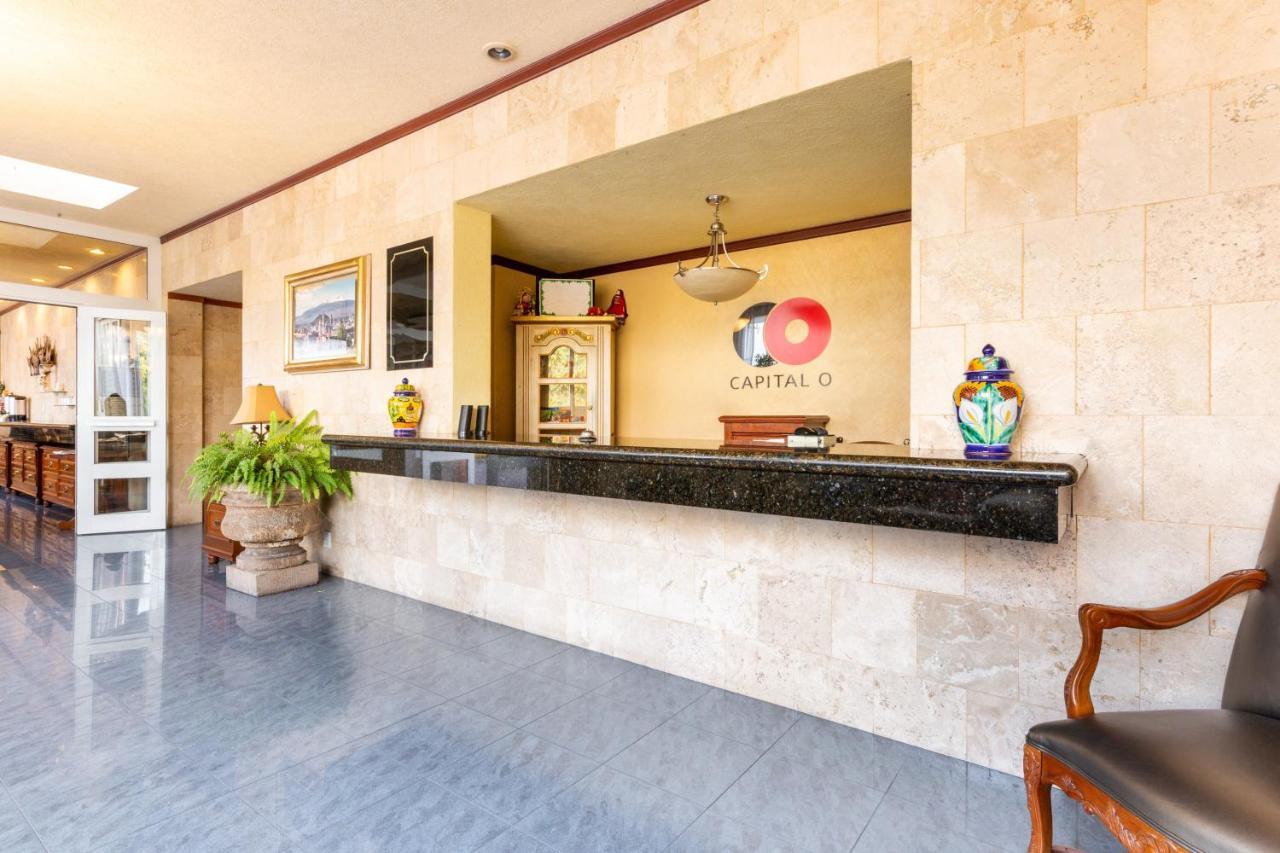 Howard Johnson By Wyndham Toluca Esterno foto